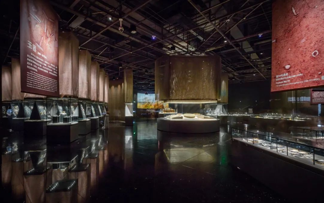 克里克對(duì)金沙遺址博物館第三展廳展柜玻璃、燈光、密封性、柜體結(jié)構(gòu)和安全性能進(jìn)行了全面升級(jí)